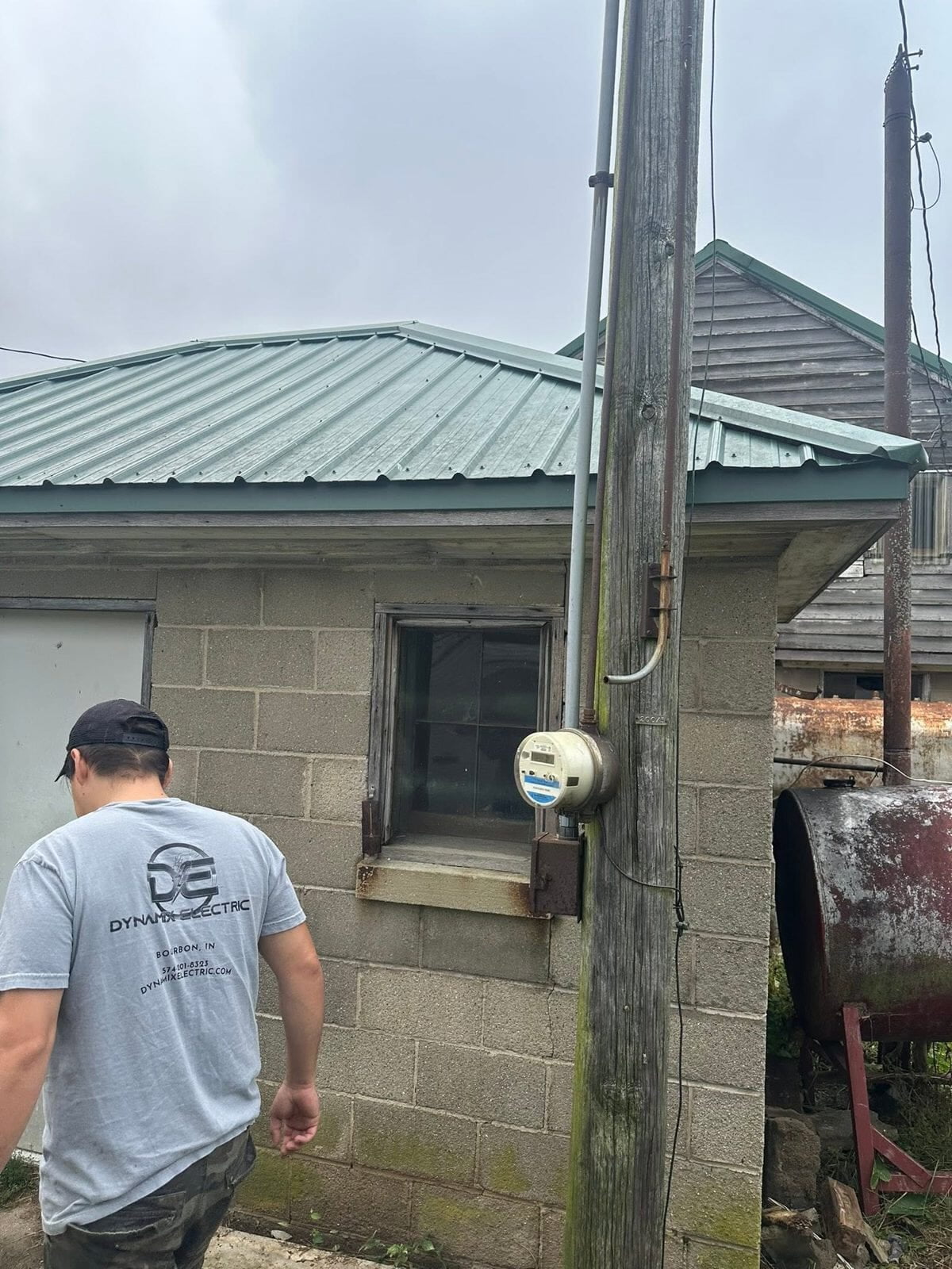 Crew at a Bourbon-area meter/service job